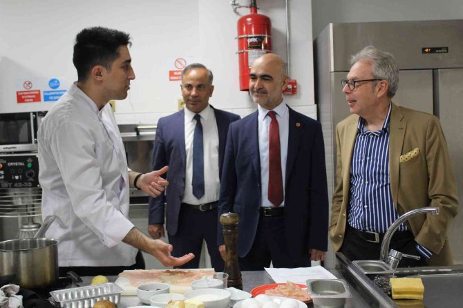 Doğuş Üniversitesi Aşçılık Programı Akredite Edildi