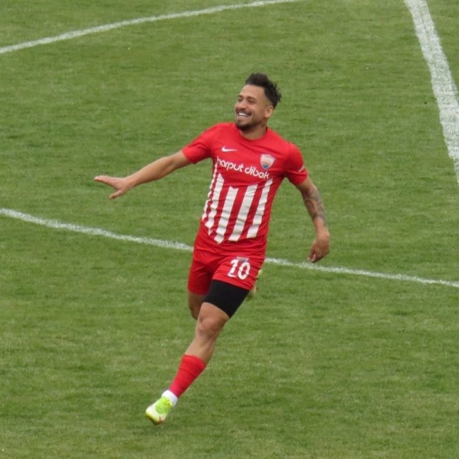 Elazığ Karakoçan Fk’da İki Ayrılık