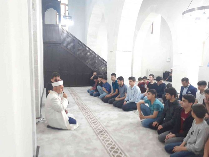 800 Yıllık Tarihi Esadiye Cami İbadete Açıldı