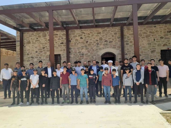800 Yıllık Tarihi Esadiye Cami İbadete Açıldı