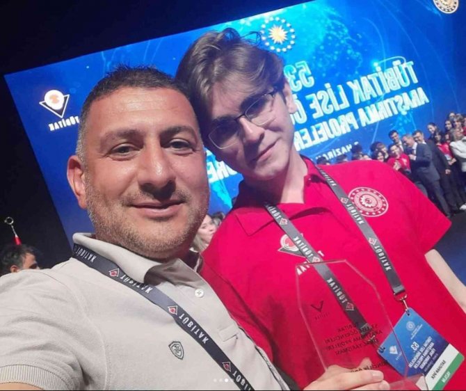 Erzincan Fen Lisesi Yapay Zekâda Türkiye İkincisi