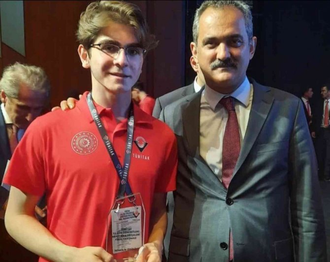 Erzincan Fen Lisesi Yapay Zekâda Türkiye İkincisi