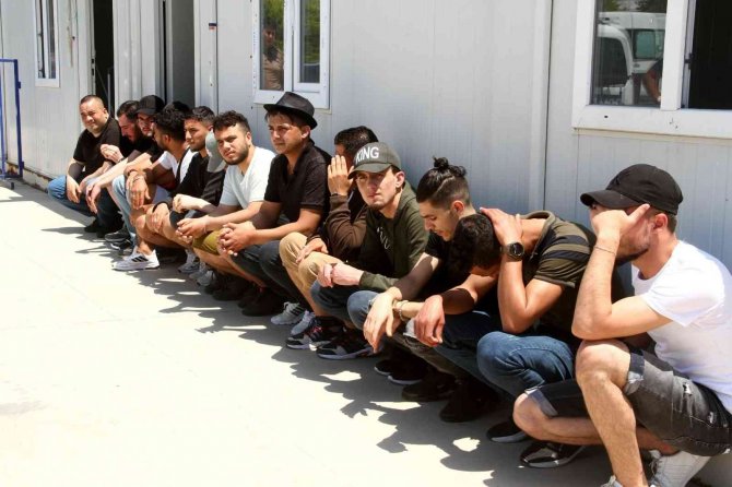 Fethiye’de 25 Düzensiz Göçmen Yakalandı