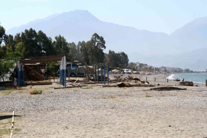 Fethiye’de İmara Aykırı Yapıların Yıkımına Başlandı