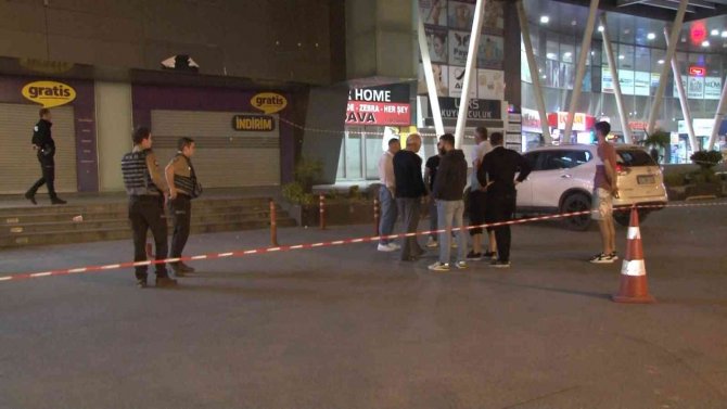 Esenyurt’ta İki Grup Arasında Silahlı Kavga: 1 Yaralı