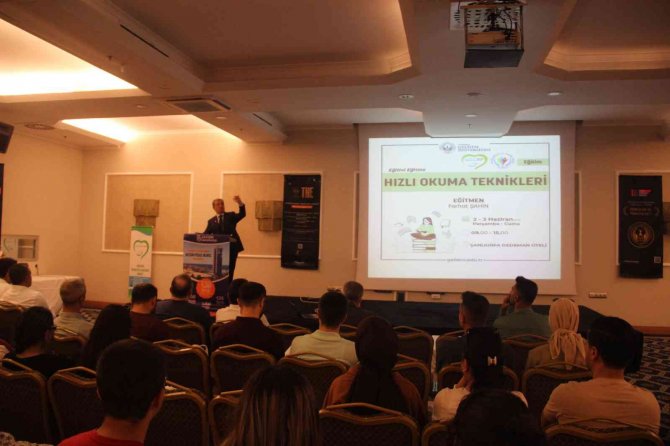 Şanlıurfa’da Öğretmenlere ’Hızlı Okuma Teknikleri Eğitimi’ Veriliyor