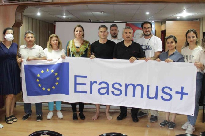 Danimarkalı Öğrenciler İ̇zmir’de Türk Kültürünü Tanıdı