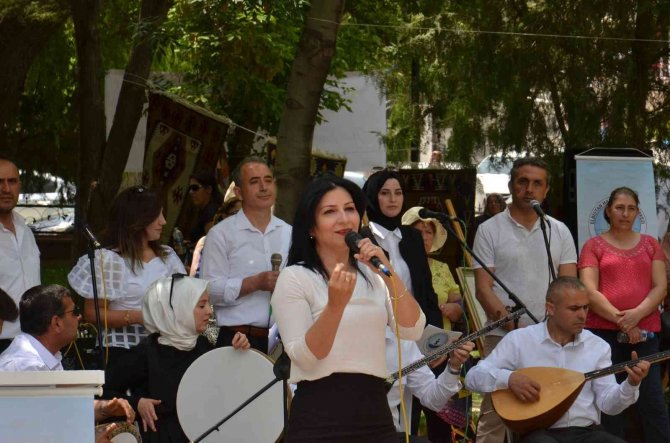 Kursiyerlerin El Emeği Göz Nuru Eserleri Görücüye Çıktı
