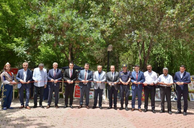 Kursiyerlerin El Emeği Göz Nuru Eserleri Görücüye Çıktı