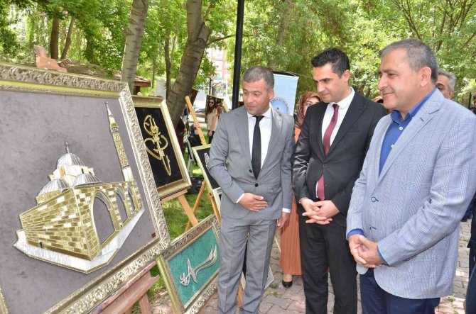 Kursiyerlerin El Emeği Göz Nuru Eserleri Görücüye Çıktı