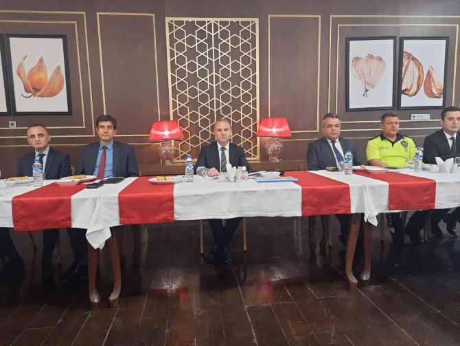 Kars Emniyet Müdürü Sağdıç Muhtarlarla Buluştu