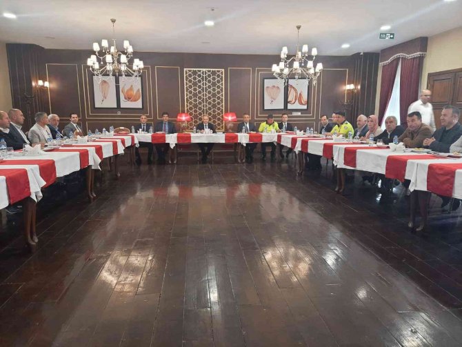 Kars Emniyet Müdürü Sağdıç Muhtarlarla Buluştu