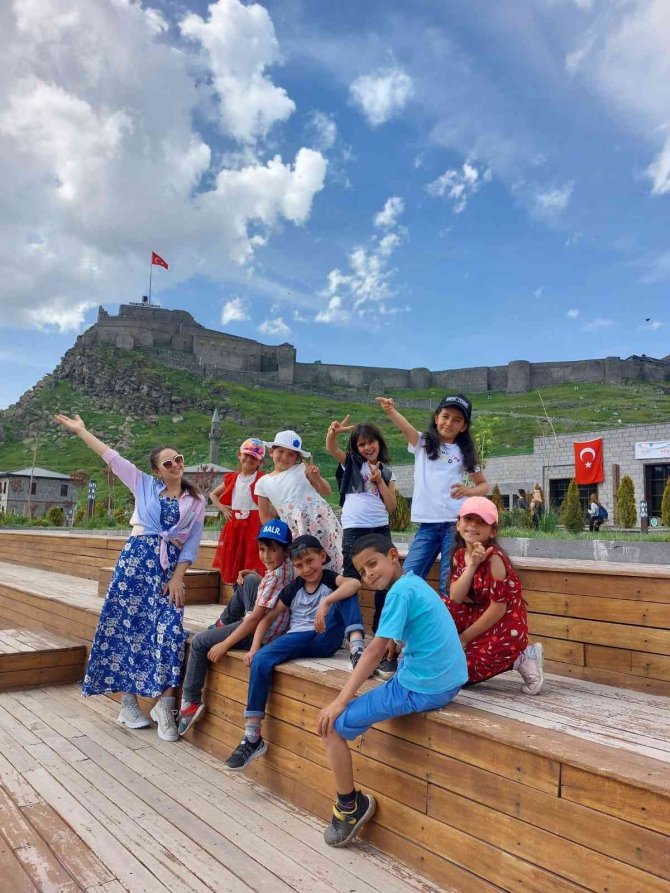 Ela Öğretmen Öğrencilerine Unutulmaz Bir Gün Yaşattı