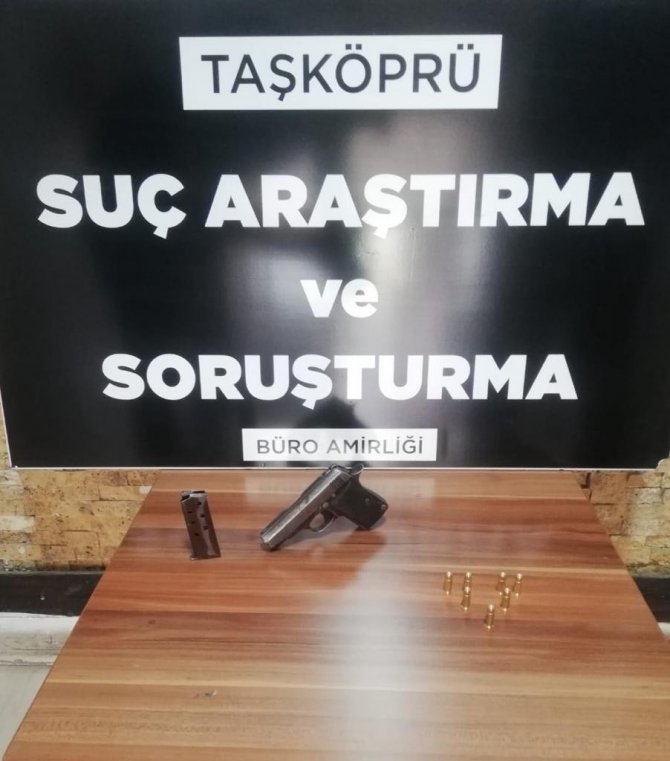 Taşköprü’de Polisten Silah Ve Uyuşturucu Operasyonu