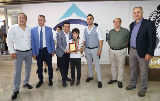 Tütüncü Yetenek Avına Katıldı