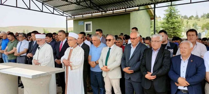 Kayıp Genç Hasan İçin Köyünde Gıyabı Cenaze Namazı Kılındı