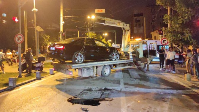 Kaza Yapıp Takla Attığı Lüks Otomobilinin Camından Çıkıp Kaçtı
