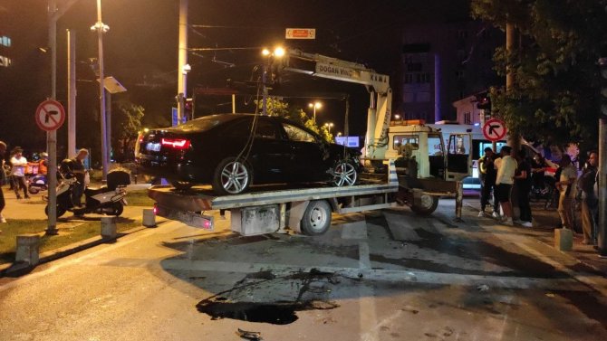 Lüks Otomobilin Takla Attığı Anlar Kamerada