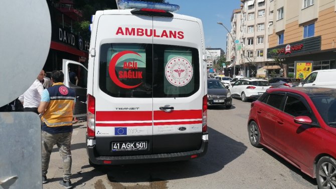 Otomobil İle Motosiklet Çarpıştı, Motosiklet Sürücüsü Yaralandı