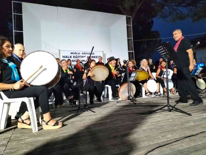 Köyceğiz’de Ritim Saz Topluluğu Konserine İlgi Yoğun Oldu
