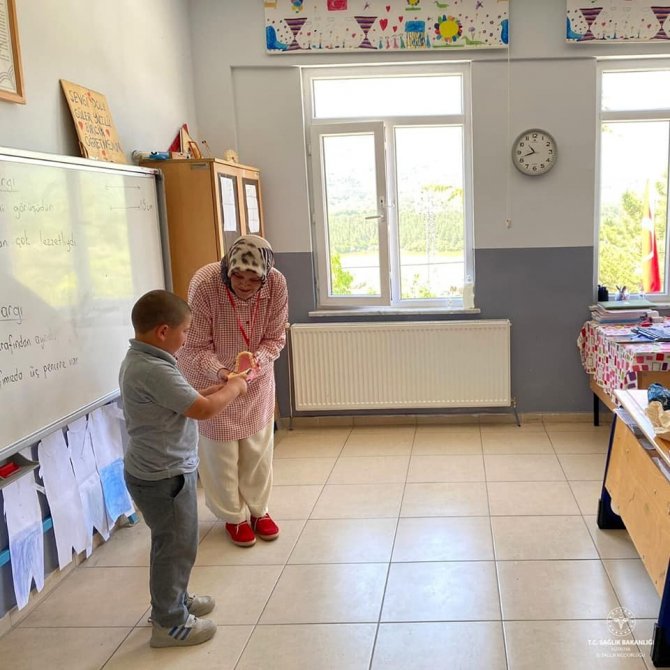 Kütahya’da 455 İlkokul Öğrencisine Ağız Ve Diş Sağlığının Önemi Anlatıldı