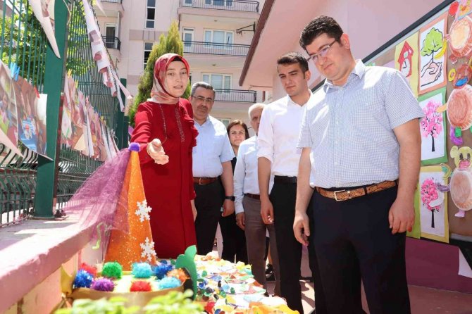 Kırkağaç’ta Minik Öğrenciler El İşlerini Sergilediler