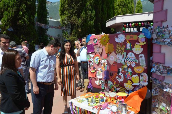 Kırkağaç’ta Minik Öğrenciler El İşlerini Sergilediler