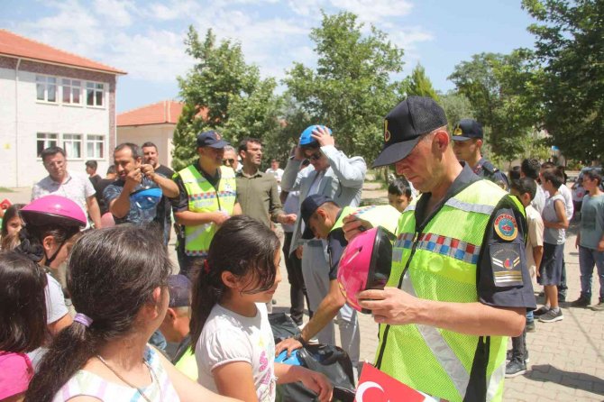 Sarıgöl’de Öğrencilere Jandarmadan Kask Eğitimi