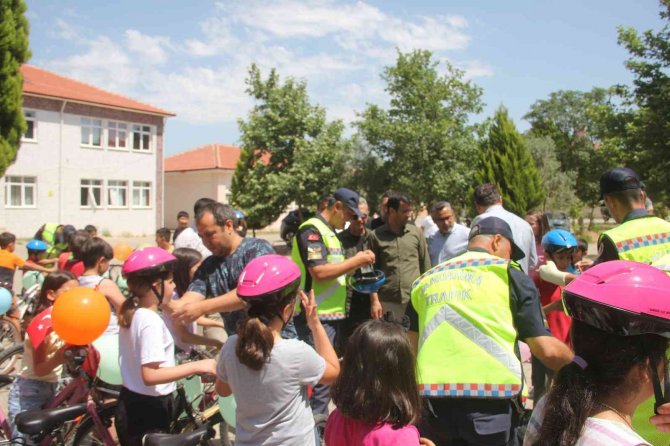 Sarıgöl’de Öğrencilere Jandarmadan Kask Eğitimi