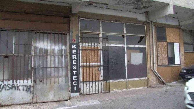 Ataşehir’de Yaşlı Adam Dükkanının Kapısında Ölü Bulundu