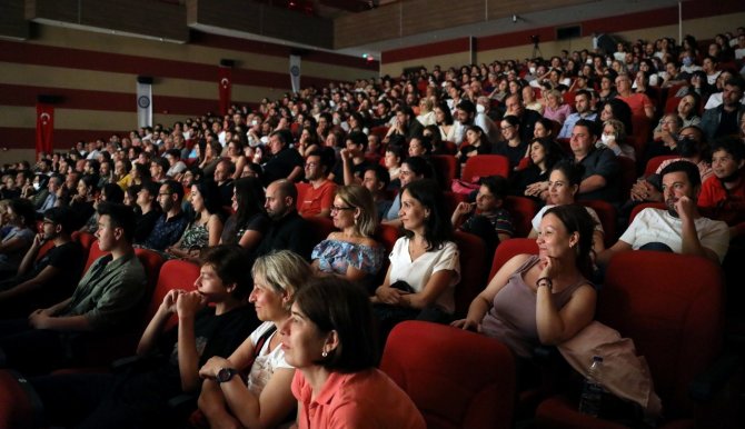 ‘Başrol Kim?’ Menteşe’yi Kahkahaya Boğdu