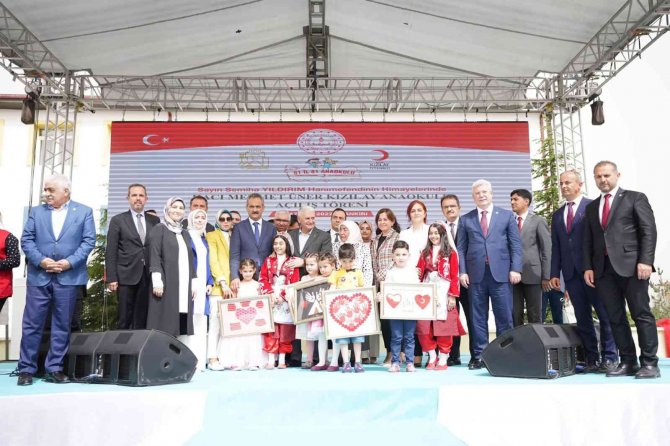 Milli Eğitim Bakanı Özer, ’Kronik Bir Problem’ Diyerek Açıkladı: "İ̇ngilizce Yaz Okulunu Açıyoruz"