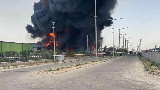 Niğde’de Yağ Fabrikasında Yangın