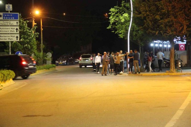 İ̇ki Grup Arasında Çıkan Kavgada Olaya Müdahale Eden Polisler Yaralandı
