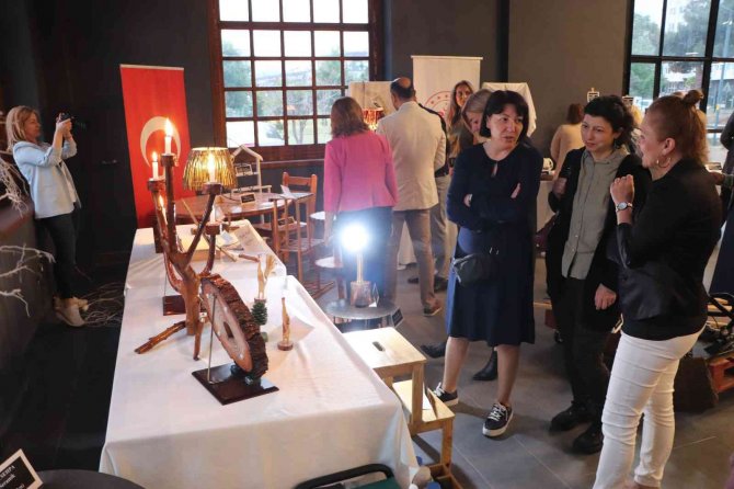 Sağlıkçıların Geri Dönüştürdüğü Eserler Müzede Sergilendi