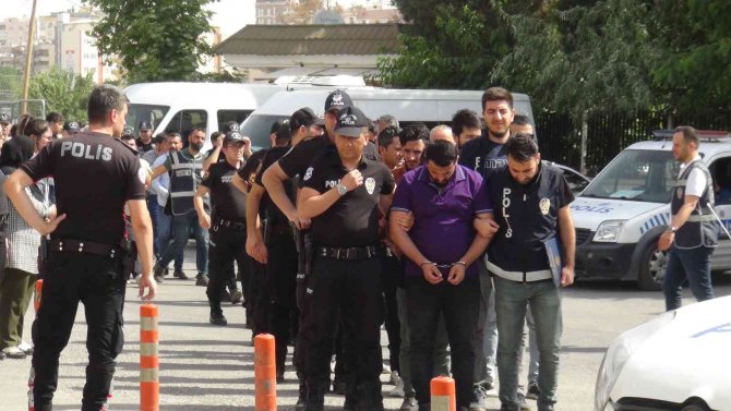 Telefon Dolandırıcılığı Operasyonunda Gözaltına Alınan 29 Zanlı Adliyeye Çıkarıldı
