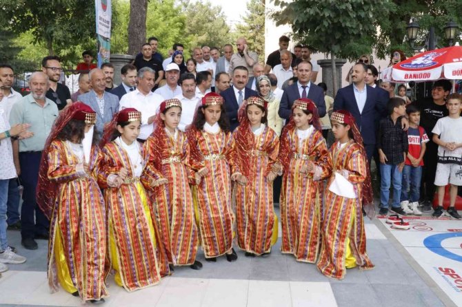 Vali Hacıbektaşoğlu ’Hayat Boyu Öğrenme Haftası’ Etkinliklerinde