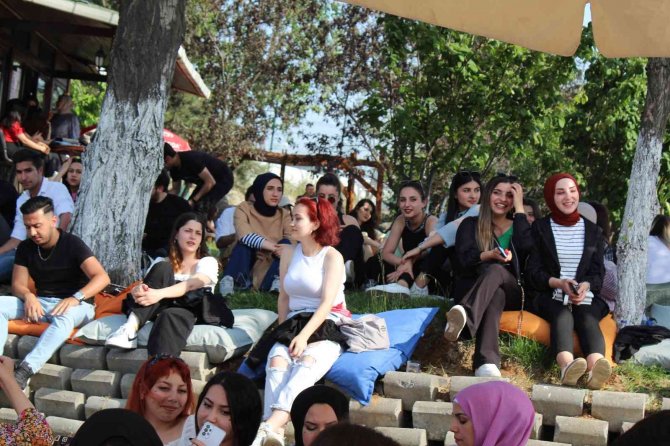 Iesu May Fest İle Gençler Eğlenceye Doydu