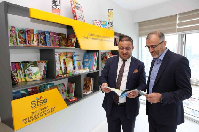 Hastanede Yatan Minikler İçin Kütüphane Yapıldı