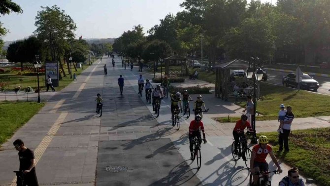 Bisiklet Gününü Pedal Çevirerek Kutladılar