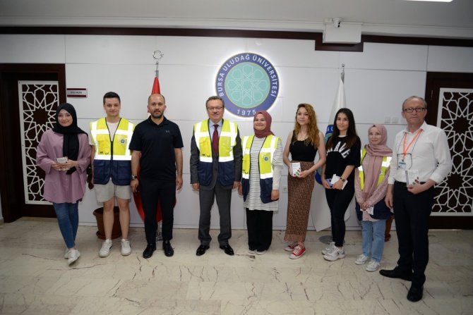 Öğrencilerden Kampüsteki Sürücülere ‘Güvenli Park’ Bilgilendirmesi