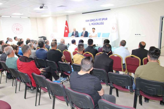 İ̇l Müdürü Arif Özsoy, Spor İl Temsilcileriyle Bir Araya Geldi