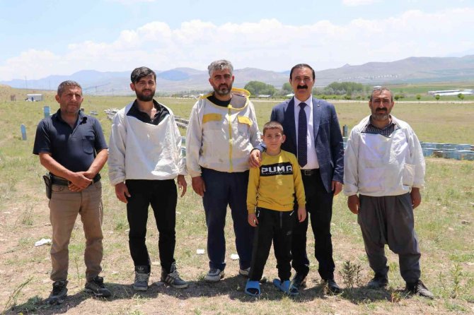 Başkan Süer: “Van’ın Gerçek Balı İlaçtır”