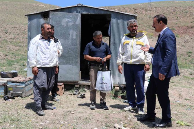 Başkan Süer: “Van’ın Gerçek Balı İlaçtır”