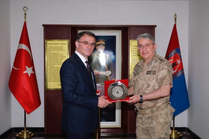 Vali Balcı’dan Tümgeneral Kurtoğlu’na Ziyaret