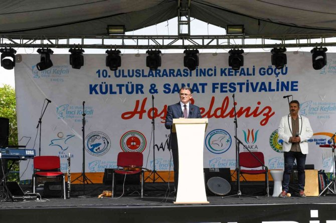 Van’da "10. Uluslararası İ̇nci Kefali Göçü Kültür Ve Sanat Festivali" Başladı