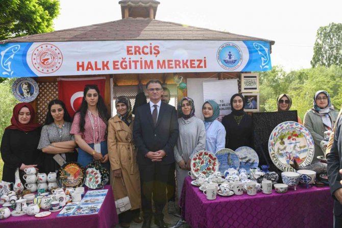 Van’da "10. Uluslararası İ̇nci Kefali Göçü Kültür Ve Sanat Festivali" Başladı