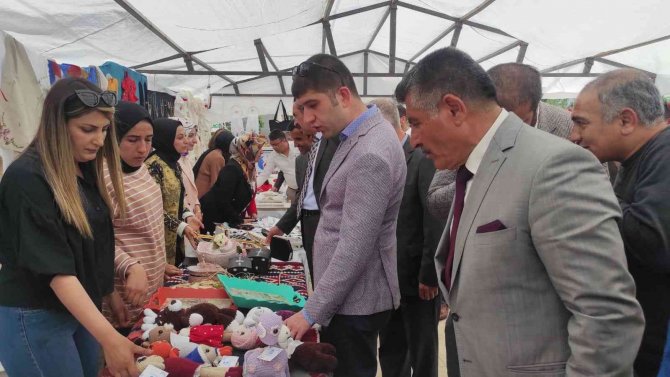 Gürpınar’da Yılsonu Sergisi
