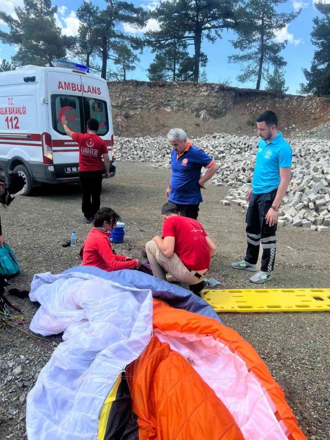 Yaralanan Paraşütçünün İmdadına Burdur Umke Yetişti