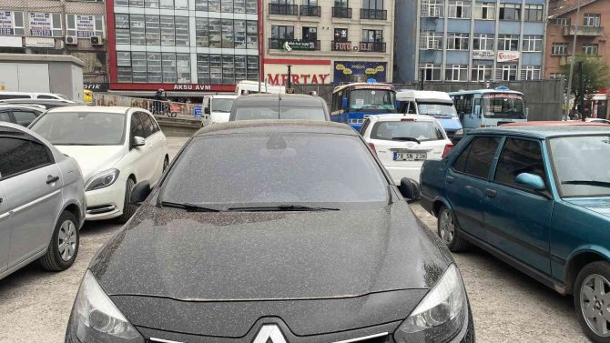 Sabah Bıraktıkları Aracı Görünce Büyük Şaşkınlık Yaşadılar